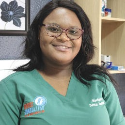 Machoeni - Dental Assistent